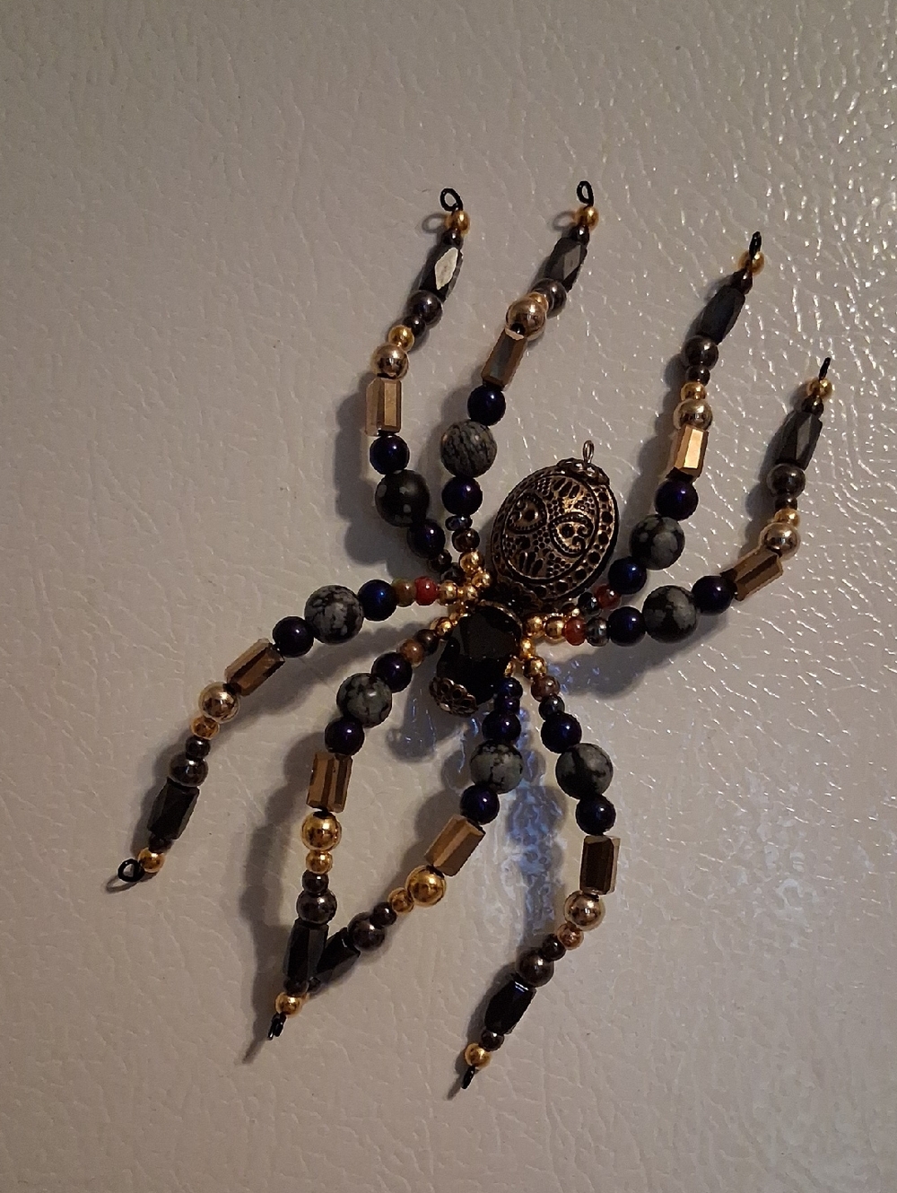 MAGNETIC BEADED SPIDER SUNCATCHER - Picture 3 of 3